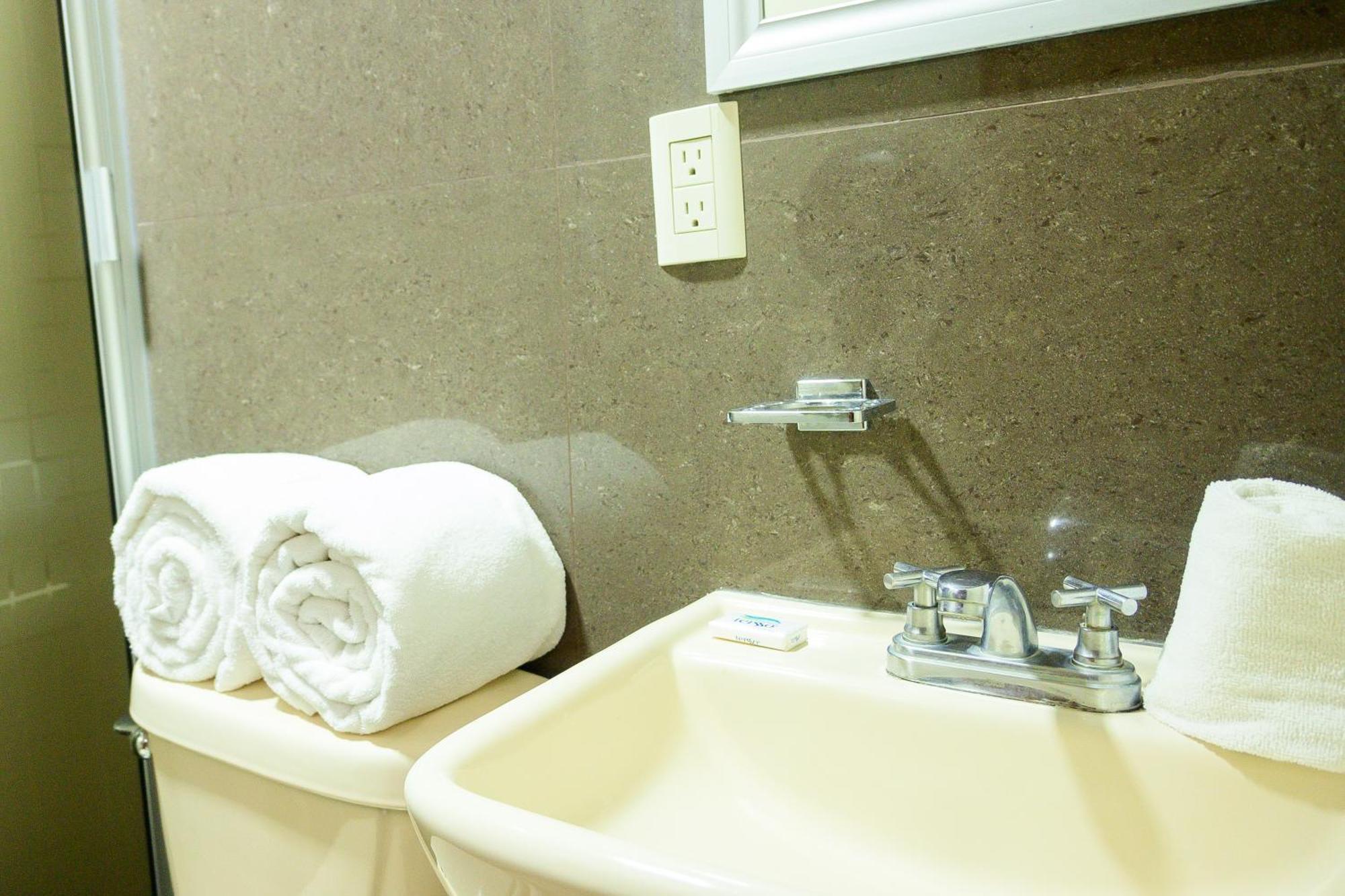 Hotel Acuario En Ocotlan Экстерьер фото